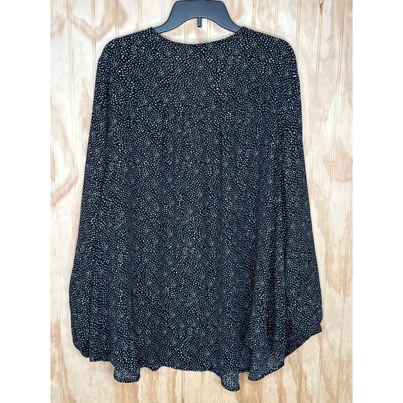 TORRID Georgette Pintuck Button-Front Blouse Shirt Black White Polka Dot Size 5X - Picture 5 of 8